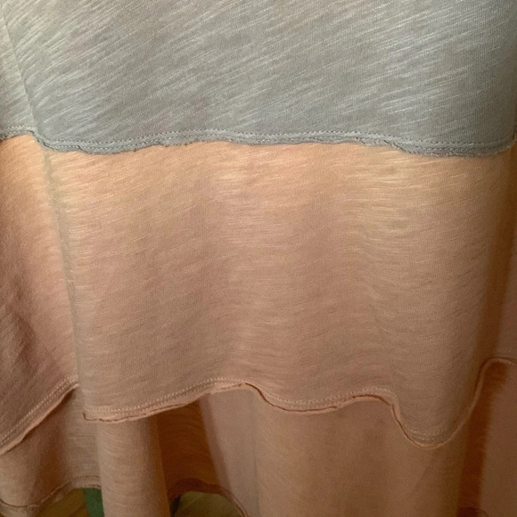 Free People Oversized Beige Peach Color block High Low Crop Top Size XS - Picture 9 of 10